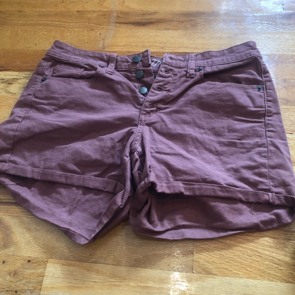 Universal thread shorts